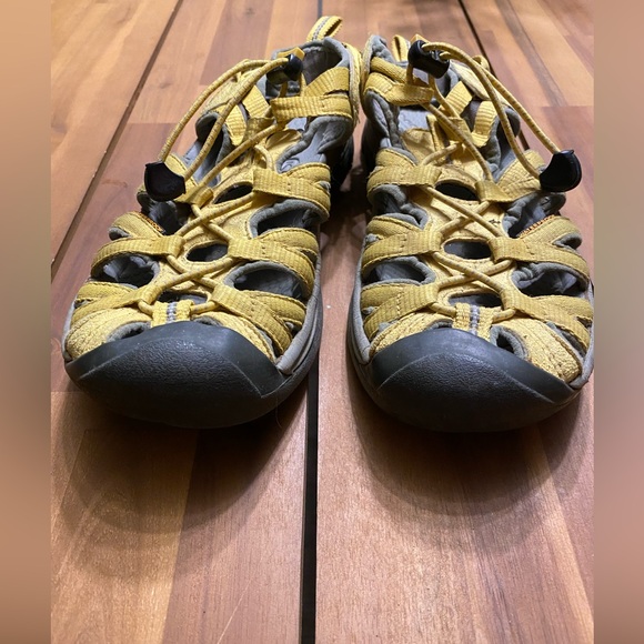 Keen women’s hiking sandals - size 8 - Picture 4 of 5